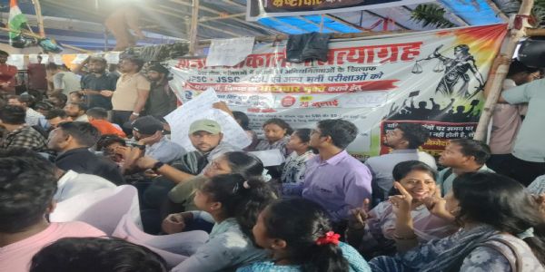 সরকারের সঙ্গে আলোচনার জন্য ১০ সদস্যের প্রতিনিধিদল ঘোষণা জেপিএসসি-জেএসএসসি পরীক্ষার্থীদের