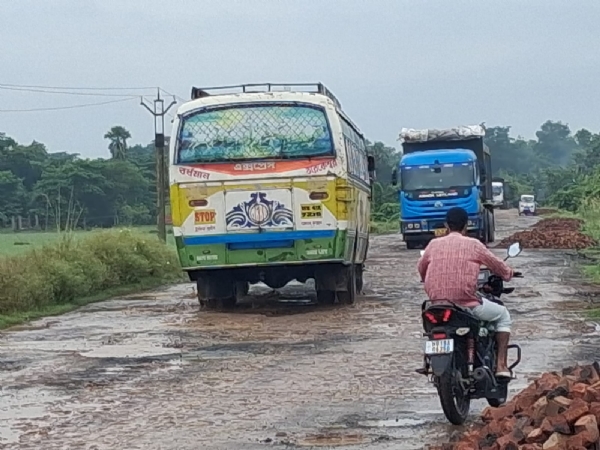 আরামবাগের বেহাল রাস্তা আরামবাগের বেহাল রাস্তা