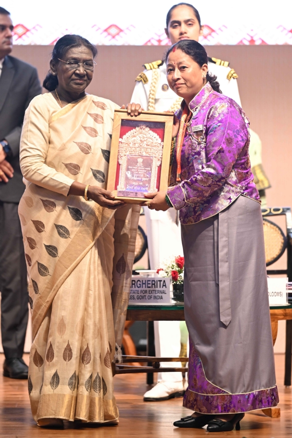 রাষ্ট্রপতি ভবনের সাংস্কৃতিক কেন্দ্রে অনুষ্ঠিত দ্বাদশ জাতীয় হস্ততাঁত দিবস