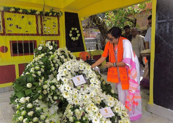 কবিগুরু রবীন্দ্রনাথ ঠাকুরের প্রয়াণ দিবসে শ্রদ্ধার্ঘ্য