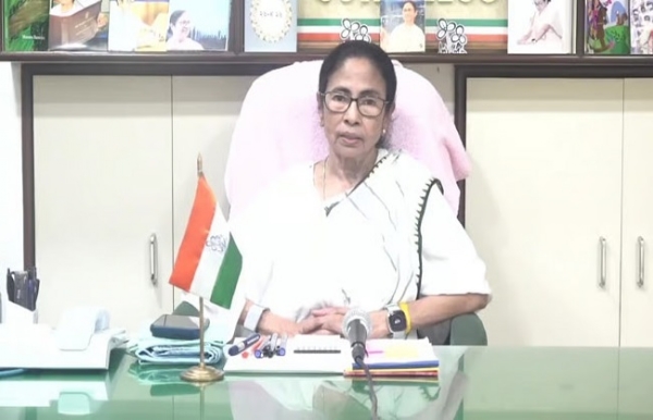 দলত্যাগী কড়া আক্ৰমণ মমতার