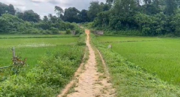রাস্তা সংস্কারের দাবি