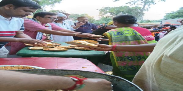 নসীবপুরে তারকেশ্বরগামী পুণ্যার্থীদের জন্য বিশেষ ভাণ্ডারা, উপস্থিত বিধায়ক সুবীর নাগ
