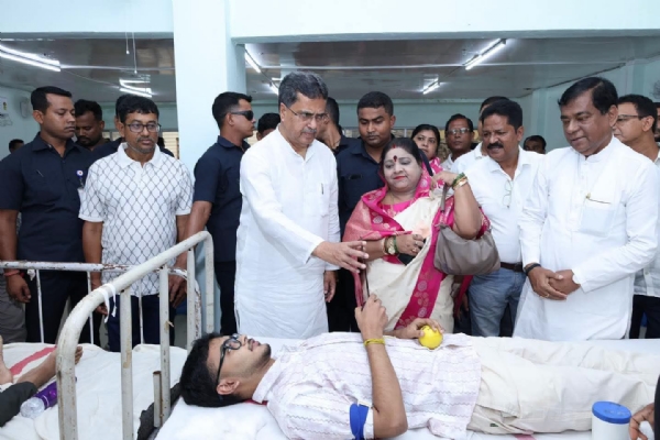 রক্তদান শিবিরে মুখ্যমন্ত্রী