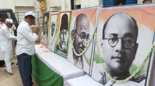বীর নেতাদের প্রতি শ্রদ্ধা নিবেদন