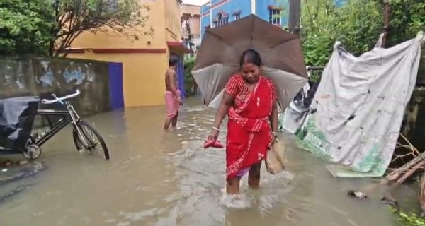জলমগ্ন আরামবাগ