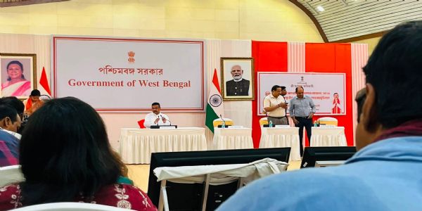 সাংবাদিকদের জন্য নতুন স্বাস্থ্যবিমা ও দ্বিগুণ পেনশন ঘোষণা শুভেন্দু অধিকারীর, পুজোয় মিলবে বিশেষ আর্থিক সাহায্য