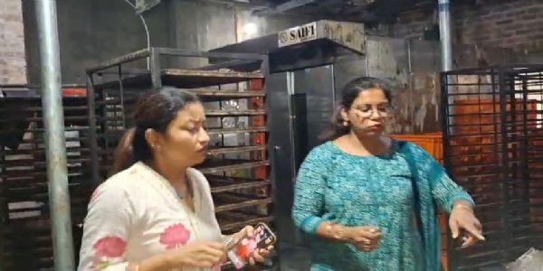 খাদ্যবিধি না মানায় ভদ্রেশ্বরের বেকারিতে তালা, অভিযানে ফুড সেফটি দফতর