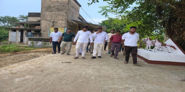 নদীর তীরবর্তী নতুন রাস্তা নির্মাণে কমবে খানাকুলবাসীর দুর্ভোগ