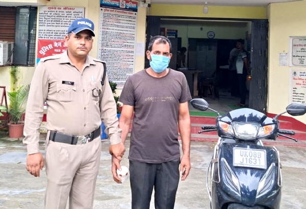 রানিপুর মাদকসহ পাচারকারী গ্রেফতার, উদ্ধার নগদ টাকা