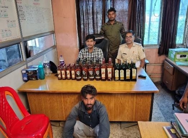 রজৌলিতে বিদেশি মদ উদ্ধার, গ্রেফতার এক রজৌলিতে বিদেশি মদ উদ্ধার, গ্রেফতার এক