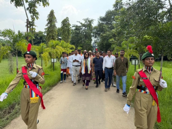 প্রথমবার কলেজে সুমনা সরকার, প্রেসিডেন্ট হিসেবে পেলেন আন্তরিক সংবর্ধনা