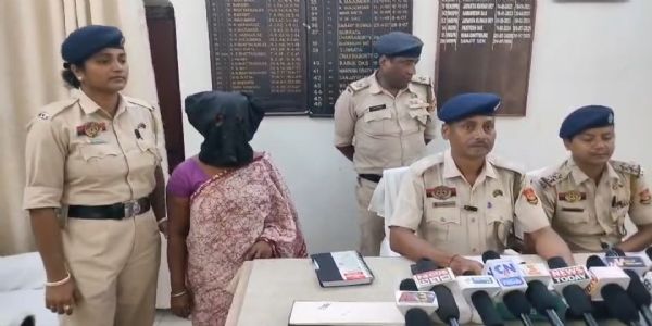 আখাউড়া রোডে চুরি, গৃহপরিচারিকা গ্রেফতার