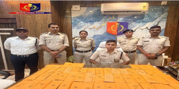 হারানো ৫৩টি মোবাইল উদ্ধার, মালিকদের হাতে তুলে দিল চণ্ডীতলা থানার পুলিশ