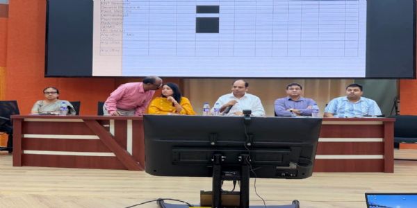 জনবান্ধব স্বাস্থ্য পরিষেবায় জোর, বৈঠকে সুমনা সরকার