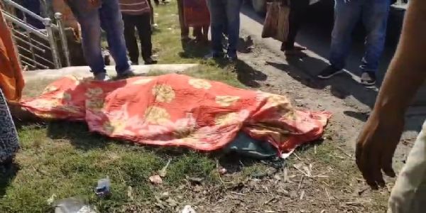 কেল্লার মোড়ে সরকারি বাসের সঙ্গে বাইকের মুখোমুখি সংঘর্ষ, মৃত মা, গুরুতর আহত স্বামী-ছেলে