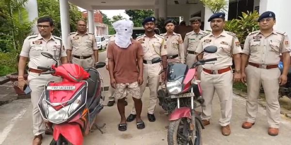 আগরতলায় চোর গ্রেফতার, উদ্ধার চুরি যাওয়া বাইক ও স্কুটি