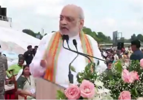 টানা ২৫ বছর নিরবচ্ছিন্ন জনসেবার নজির গড়েছেন মোদী, বার্তা অমিত শাহ-র