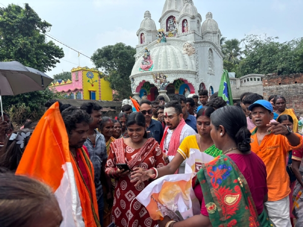 ২৫ বছরের সেবা পূর্তি ও প্রধানমন্ত্রীর জন্মদিনে তারকেশ্বরে পায়েস প্রসাদ বিতরণ