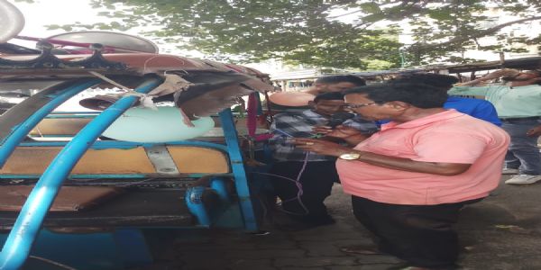 প্রধানমন্ত্রীর জন্মদিনে পায়েস খাওয়ালেন দুর্গাপুরের টোটোচালক পিন্টু