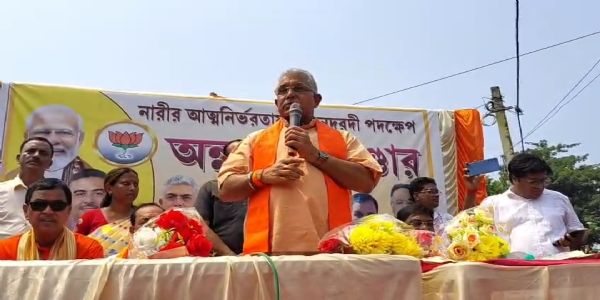 ইউপিআই নিয়ে সাধারণ ক্রেতাদের কোনও চাপ পড়বে না: দিলীপ ঘোষ