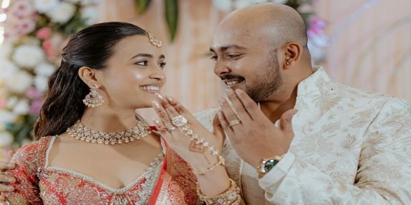 বাগদানের পর বিচ্ছেদের পথে পৃথ্বী শ ও আকৃতি