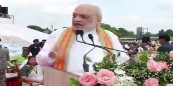 টানা ২৫ বছর নিরবিচ্ছিন্ন জনসেবার নজির গড়েছেন মোদী, বার্তা অমিত শাহ-র