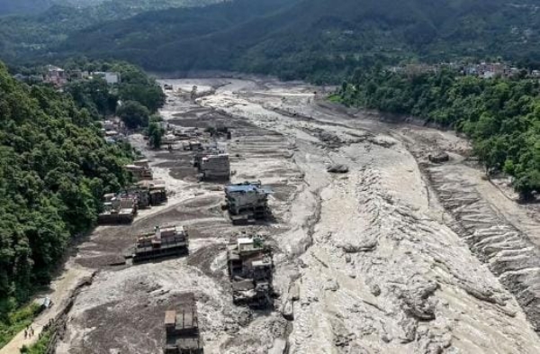 নেপালে বন্যায় ১৯১টি যানবাহন ও ৩৪৪ জন নিখোঁজ