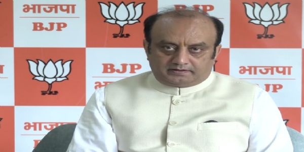 বিজেপি ও নির্বাচন কমিশনকে নিশানা রাহুলের; পাল্টা খোঁচা সুধাংশু ত্রিবেদীর