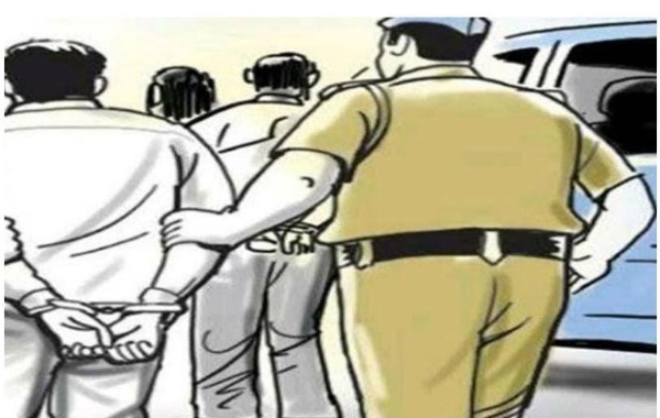 নয়ডায় পুলিশের তৎপরতায় গ্রেফতার ২