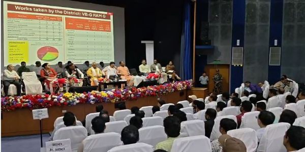 উত্তরকন্যায় দার্জিলিং ও কালিম্পং জেলার প্রশাসনিক পর্যালোচনা বৈঠক, নেতৃত্বে মন্ত্রী দিলীপ ঘোষ