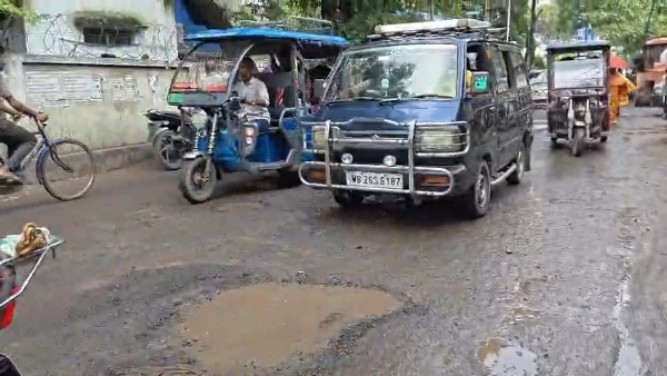 বেহাল রাস্তা