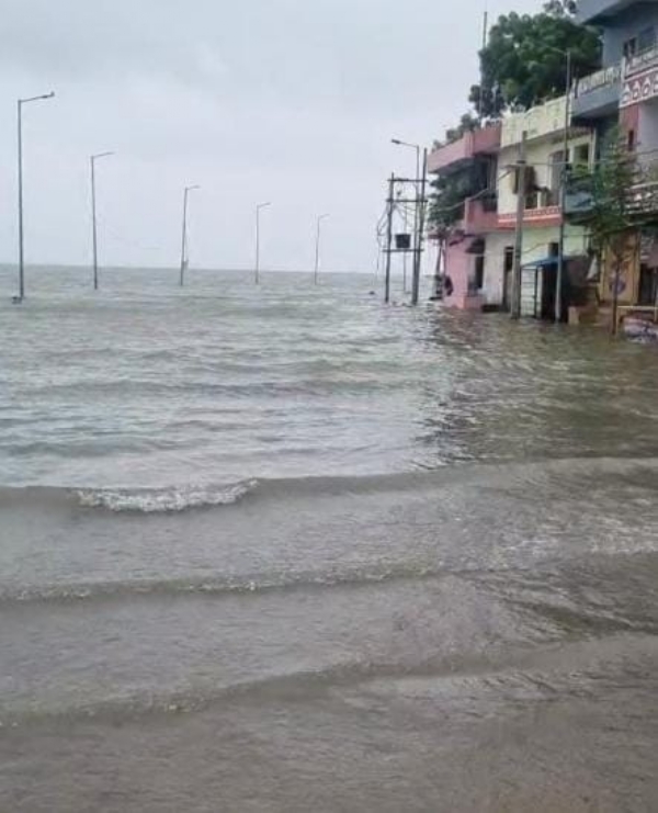 প্রয়াগরাজে কমছে গঙ্গা-যমুনার জলস্তর, কাটল বন্যার আশঙ্কা