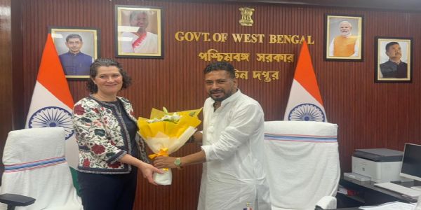 নব মহাকরণে আমেরিকান কনসাল জেনারেল ও রাজ্য পর্যটন মন্ত্রী ডা. শঙ্কর ঘোষ এর বৈঠক