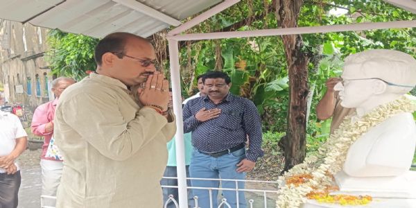 বীর বিপ্লবী মাখনলাল (জীবন ঘোষাল)-এর মৃত্যুবার্ষিকীতে শ্রদ্ধার্ঘ্য, চন্দননগরে বিধায়ক দীপাঞ্জন গুহের মাল্যদান