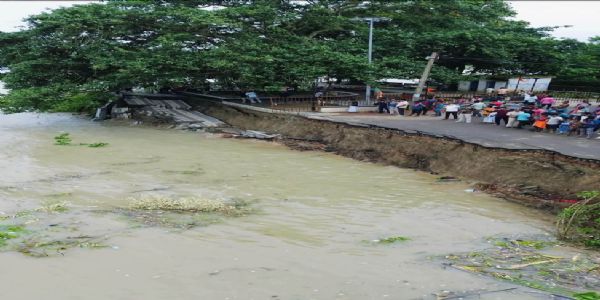 শ্যামপুরে গঙ্গার ধারে ভাঙন পরিস্থিতি পরিদর্শন বিধায়ক হিরণ চট্টোপাধ্যায়ের