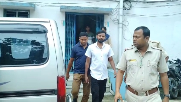 তোলাবাজি গ্রেফতার