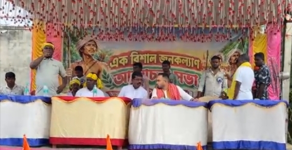 আলোচনা সভায় সন্তু পান
