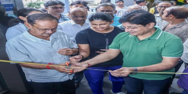 আম্পায়ারদের উদ্যোগে ইডেন গার্ডেন্সে রক্তদান ও স্বাস্থ্য পরীক্ষা শিবির