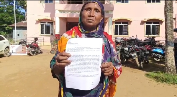 আক্রান্ত বৃদ্ধা থানায়