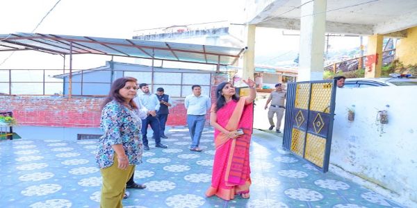 পৌড়ী গাড়ওয়াল : রাজস্ব বিভাগের আবাসন পরিদর্শন করলেন জেলাশাসক