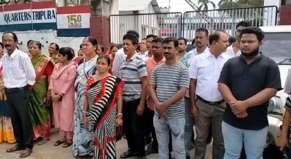 পুলিশ সুপারের দ্বারস্থ এলাকাবাসী