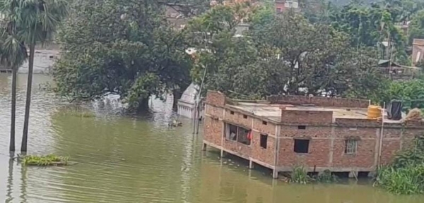 গঙ্গা-কোসির জল কমায় নাভগাছিয়ায় স্বস্তি, বাঁধে বাড়ছে চাপ