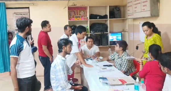 আহত যুবক হাসপাতালে আহত যুবক হাসপাতালে