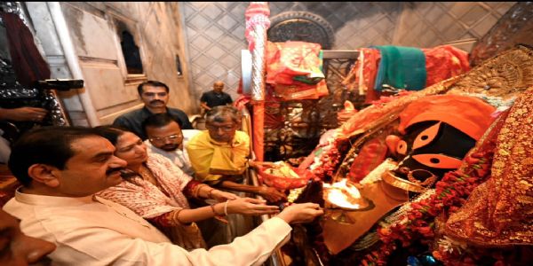 কালীঘাট মন্দিরে পুজোর পর বার্তা গৌতম আদানির