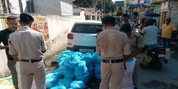 আগরতলায় লেক চৌমুহনীতে গাড়ি তল্লাশি, ৯৬ লক্ষ টাকার গাঁজা উদ্ধার করল পুলিশ