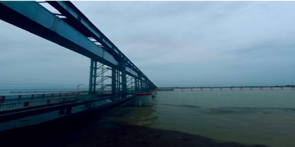 নেপালের কোশী ব্যারেজে জলপ্রবাহ বেড়ে বিপদসংকেত, খোলা ৩১ গেট