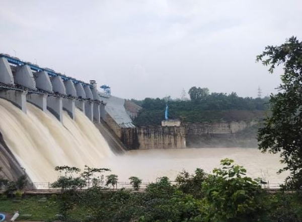 বাড়ছে বাঁধের জলস্তর, হাসদেও নদীতে ছাড়া হল ১২ হাজার কিউসেক জল