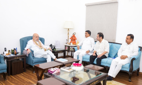 অমিত শাহর সাথে বৈঠক