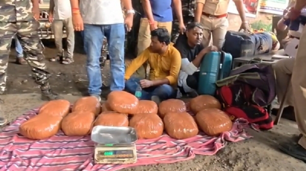 আরামবাগ বাসস্ট্যান্ড থেকে ২৬ কেজি গাঁজা উদ্ধার, গ্রেপ্তার ২